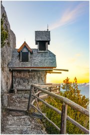 Friedenskircherl-2x3-17-3020-05-11, Paradies Ennstal, Thomas Hofer, Landschaft, Bild, Foto, Aufnahme, Ennstal, Luftbild, Imagetrailer, Schladming Dachstein, Ennstal Mitte, Ennstal West, Friedenskircherl, Stoderkircherl, Gemeinde Aich, Marktgemeinde Gröbming, 9 Plätze 9 Schätze, Frühling, Sonne Sonnenaufgang, alle Bilder, Morgenstimmung, Aussicht, Kirche, Kapelle