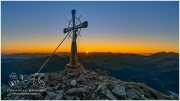 Deneck-2945-20-08-22, Paradies Ennstal, Thomas Hofer, Landschaft, Bild, Foto, Aufnahme, Ennstal, Luftbild, Imagetrailer, Schladming Dachstein, Ennstal Mitte, Deneck, Gemeinde Sölk, Sölk, Sommer, Sonne, Sonnenaufgang, alle Bilder, Berg, Aussicht, Gipfelkreuz,