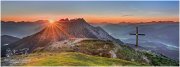 Stoderzinken-Sonnenaufgang-197x73 VK0022, Paradies Ennstal, Thomas Hofer, Landschaft, Bild, Foto, Aufnahme, Ennstal, Luftbild, Imagetrailer, Schladming Dachstein, Marktgemeinde Gröbming, Gemeinde Aich, Ennstal Mitte, Stoder, Stoderzinken, Kamm, Kammspitze, Sommer, Sonne, alle Bilder, Sonnenaufgang, Berg, Aussicht, Gipfelkreuz