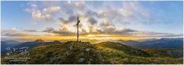 Hochrettelstein-3142-Panorama, Ennstal Mitte, Hochrettelstein, Planneralm, Marktgemeinde Irdning-Donnersbachtal, Herbst, Sonne, Sonnenaufgang, alle Bilder, Aussicht, Gipfelkreuz, Alm, Wolken, Paradies Ennstal, Thomas Hofer, Landschaft, Bild, Foto, Aufnahme, Ennstal, Luftbild, Imagetrailer, Schladming Dachstein, -21-09-06