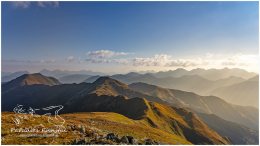Hochrettelstein-3339-21-09-06, Paradies Ennstal, Thomas Hofer, Landschaft, Bild, Foto, Aufnahme, Ennstal, Luftbild, Imagetrailer, Schladming Dachstein, Ennstal Mitte, Hochrettelstein, Planneralm, Marktgemeinde Irdning-Donnersbachtal, Herbst, alle Bilder, Aussicht, Alm, Wolken, Sonne, Gipfel