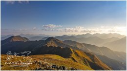 Hochrettelstein-3339-21-09-06, Paradies Ennstal, Thomas Hofer, Landschaft, Bild, Foto, Aufnahme, Ennstal, Luftbild, Imagetrailer, Schladming Dachstein, Ennstal Mitte, Hochrettelstein, Planneralm, Marktgemeinde Irdning-Donnersbachtal, Herbst, alle Bilder, Aussicht, Alm, Wolken, Sonne, Gipfel