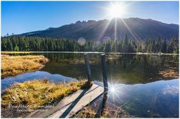 Miesbodensee-1416-20-11-08, Paradies Ennstal, Thomas Hofer, Landschaft, Bild, Foto, Aufnahme, Ennstal, Luftbild, Imagetrailer, Schladming Dachstein, Ennstal Mitte, Marktgemeinde Gröbming, Miesbodensee, Herbst, Sonne, alle Bilder, Wasser, Alm, See, Spiegelung, Wasserspiegelung, Kamm, Kammspitze, Sonne,