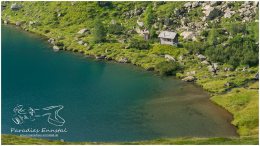 Schwarzensee-Mittereck-2154-20-08-09, Paradies Ennstal, Thomas Hofer, Landschaft, Bild, Foto, Aufnahme, Ennstal, Luftbild, Imagetrailer, Schladming Dachstein,   Ennstal Mitte, Mittereck, Schwarzensee, Gemeinde Sölk, Sommer, alle Bilder, Wasser, Alm, See, Wolken, mystisch, Mittereck,  Hütte,