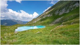 Seekarlsee-2359-20-08-09, Paradies Ennstal, Thomas Hofer, Landschaft, Bild, Foto, Aufnahme, Ennstal, Luftbild, Imagetrailer, Schladming Dachstein, Ennstal Mitte, Mittereck, Seekarsee, Seekarlsee, Gemeinde Sölk, Sommer, alle Bilder, Wasser, Alm, See, Wolken, mystisch, Mittereck, Tuchmoaralm,