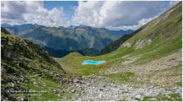 Seekarlsee-2533-20-08-16, Paradies Ennstal, Thomas Hofer, Landschaft, Bild, Foto, Aufnahme, Ennstal, Luftbild, Imagetrailer, Schladming Dachstein, Gemeinde Sölk, Ennstal Mitte, Kleinsölk, Seekarlsee, Tuchmoaralm, Sommer, alle Bilder, Aussicht, Wasser, Alm, See, Wolken, Mittereck,