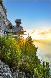 Stoderkircherl-Sonnenaufgang-2x3-VK0015, Paradies Ennstal, Thomas Hofer, Landschaft, Bild, Foto, Aufnahme, Ennstal, Luftbild, Imagetrailer, Schladming Dachstein,  Marktgemeinde Gröbming, Gemeinde Aich, Friedenskircherl, Ennstal Mitte, Stoder, Stoderzinken, Herbst, Sonne, alle Bilder, Sonnenaufgang, Kirche, Stoderkircherl, Kapelle