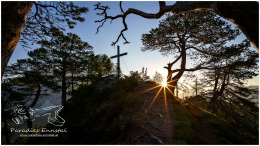 Freienstein-16x9_0173-1_22-05-15, Paradies Ennstal, Thomas Hofer, Landschaft, Bild, Foto, Aufnahme, Ennstal, Luftbild, Imagetrailer, Schladming Dachstein,  Ennstal Mitte, Freienstein, Gemeinde Michaelerberg-Pruggern, Marktgemeinde Gröbming, Frühling, Sonne, Sonnenaufgang, alle Bilder, Berg, Aussicht, Gipfelkreuz