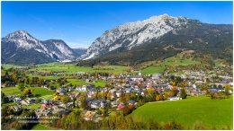 Groebming-2919-Luftaufnahme, Paradies Ennstal, Thomas Hofer, Landschaft, Bild, Foto, Aufnahme, Ennstal, Luftbild, Imagetrailer, Schladming Dachstein, Ennstal Mitte, Stoder, Stoderzinken, Kammspitze, Kamm, Marktgemeinde Gröbming, Gröbming, Luftaufnahme, Sommer, alle Bilder, Wiese, Berg, Kirche, Ortschaft