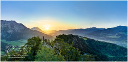 Freienstein Panorama 2x1 22 05 15, Paradies Ennstal, Thomas Hofer, Landschaft, Bild, Foto, Aufnahme, Ennstal, Luftbild, Imagetrailer, Schladming Dachstein,  Ennstal Mitte, Freienstein, Gemeinde Michaelerberg-Pruggern, Marktgemeinde Gröbming, Luftaufnahme, Frühling, Sonne, Sonnenaufgang, alle Bilder, Berg, Aussicht, Gipfelkreuz, Panoramabild