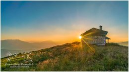 Pleschnitzzinkenhuette-1846-20-08-01, Paradies Ennstal, Thomas Hofer, Landschaft, Bild, Foto, Aufnahme, Ennstal, Luftbild, Imagetrailer, Schladming Dachstein, Ennstal Mitte, Pleschnitzzinken, Pleschnitzzinkenhütte, Gemeinde Michaelerberg-Pruggern, Sommer, Sonne, Sonnenaufgang, alle Bilder, Alm, Galsterbergalm, Hütte