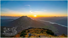 Stoderzinken-R20690-21-09-08, Paradies Ennstal, Thomas Hofer, Landschaft, Bild, Foto, Aufnahme, Ennstal, Luftbild, Imagetrailer, Schladming Dachstein,  Ennstal Mitte, Ennstal West, Stoderzinken, Kammspitze, Marktgemeinde Gröbming, Gemeinde Aich, Herbst, Sonnenaufgang, alle Bilder, Sonne, Nebel, Berg, Aussicht