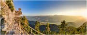 Stoderkircherl-Sonnenuntergang-Panorama-25x1-13456x5383px-17-817024-10-20, Paradies Ennstal, Thomas Hofer, Landschaft, Bild, Foto, Aufnahme, Ennstal, Luftbild, Imagetrailer, Schladming Dachstein, Ennstal Mitte, Ennstal West, Panoramabild, Friedenskircherl, Stoderkircherl, Gemeinde Aich, Marktgemeinde Gröbming, 9 Plätze 9 Schätze, Frühling, Sonne, Sonnenuntergang, alle Bilder, Aussicht, Kirche, Kapelle