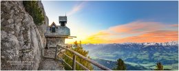 Friedenskircherl-Panorama-2,5x1-14610x5844px-17-3020-05-11, Paradies Ennstal, Thomas Hofer, Landschaft, Bild, Foto, Aufnahme, Ennstal, Luftbild, Imagetrailer, Schladming Dachstein,  Ennstal Mitte, Ennstal West, Panoramabild, Friedenskircherl, Stoderkircherl, Gemeinde Aich, Marktgemeinde Gröbming, 9 Plätze 9 Schätze, Frühling, Sonne Sonnenaufgang, alle Bilder, Morgenstimmung, Aussicht, Kirche, Kapelle