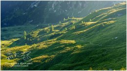 Gumpeneck-16x9-3496-22-07-25, Paradies Ennstal, Thomas Hofer, Landschaft, Bild, Foto, Aufnahme, Ennstal, Luftbild, Imagetrailer, Schladming Dachstein, Ennstal Mitte, Gumpeneck, Gemeinde Sölk, Sommer, alle Bilder, Berg, Aussicht, Alm