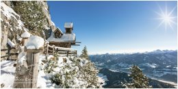 Stoderkircherl-Winter-2x1-8644-BA, Paradies Ennstal, Thomas Hofer, Landschaft, Bild, Foto, Aufnahme, Ennstal, Luftbild, Imagetrailer, Schladming Dachstein, Ennstal Mitte, Ennstal West, Friedenskircherl, Stoderkircherl, Gemeinde Aich, Marktgemeinde Gröbming, 9 Plätze 9 Schätze, Frühling, Sonne, Winter, alle Bilder, Morgenstimmung, Aussicht, Kirche, Kapelle