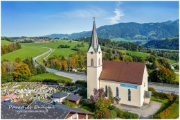 evang.-Kircher-Groeming_3x2_006, Paradies Ennstal, Thomas Hofer, Landschaft, Bild, Foto, Aufnahme, Ennstal, Luftbild, Imagetrailer, Schladming Dachstein, Ennstal Mitte, evangelische Kirche, Marktgemeinde Gröbming, Luftaufnahme, Herbst, alle Bilder, Kirche, Kapelle,