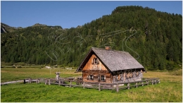 Stadtgemeinde Schladming, Ennstal West, Ursprungalm, Sommer, alle Bilder, Wiese, Alm, Almhütte, Hütte, Zaun, Paradies Ennstal, Thomas Hofer, Landschaftsfoto, Landschaftsbild, Landschaftsaufnahme, Foto, Bild, Aufnahme, Ennstal, Luftbild, Luftaufnahme, Drohnenfoto, Panoramabild, Panoramafoto, 360 Grad, Imagetrailer, Ursprungalm 4119