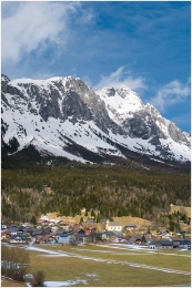 Gemeinde Mitterberg-Sankt Martin, Landschaftsfotos, Ennstal Mitte, Grimming, St. Martin, Frühling, alle Bilder, Luftaufnahme, Wiese, Ortschaft, Schnee, Paradies Ennstal, Thomas Hofer, Landschaftsfoto, Landschaftsbild, Landschaftsaufnahme, Foto, Bild, Aufnahme, Ennstal, Luftbild, Luftaufnahme, Drohnenfoto, Panoramabild, Panoramafoto, 360 Grad, Imagetrailer, St. Martin am Grimming 5986