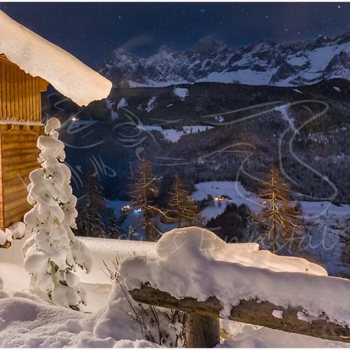 Ennstal West, Stadtgemeinde Schladming, Winter, Reiteralm, alle Bilder, Alm, Hütte, Schnee, Zaun, Nacht,  Dachstein, Paradies Ennstal, Thomas Hofer, Landschaftsfoto, Landschaftsbild, Landschaftsaufnahme, Foto, Bild, Aufnahme, Ennstal, Luftbild, Luftaufnahme, Drohnenfoto, Panoramabild, Panoramafoto, 360 Grad, Imagetrailer, Reiteralm 5518